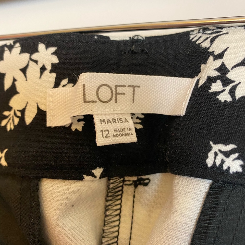LOFT Marisa Black & White Floral Crop Pants Sz 12 - Picture 5 of 8